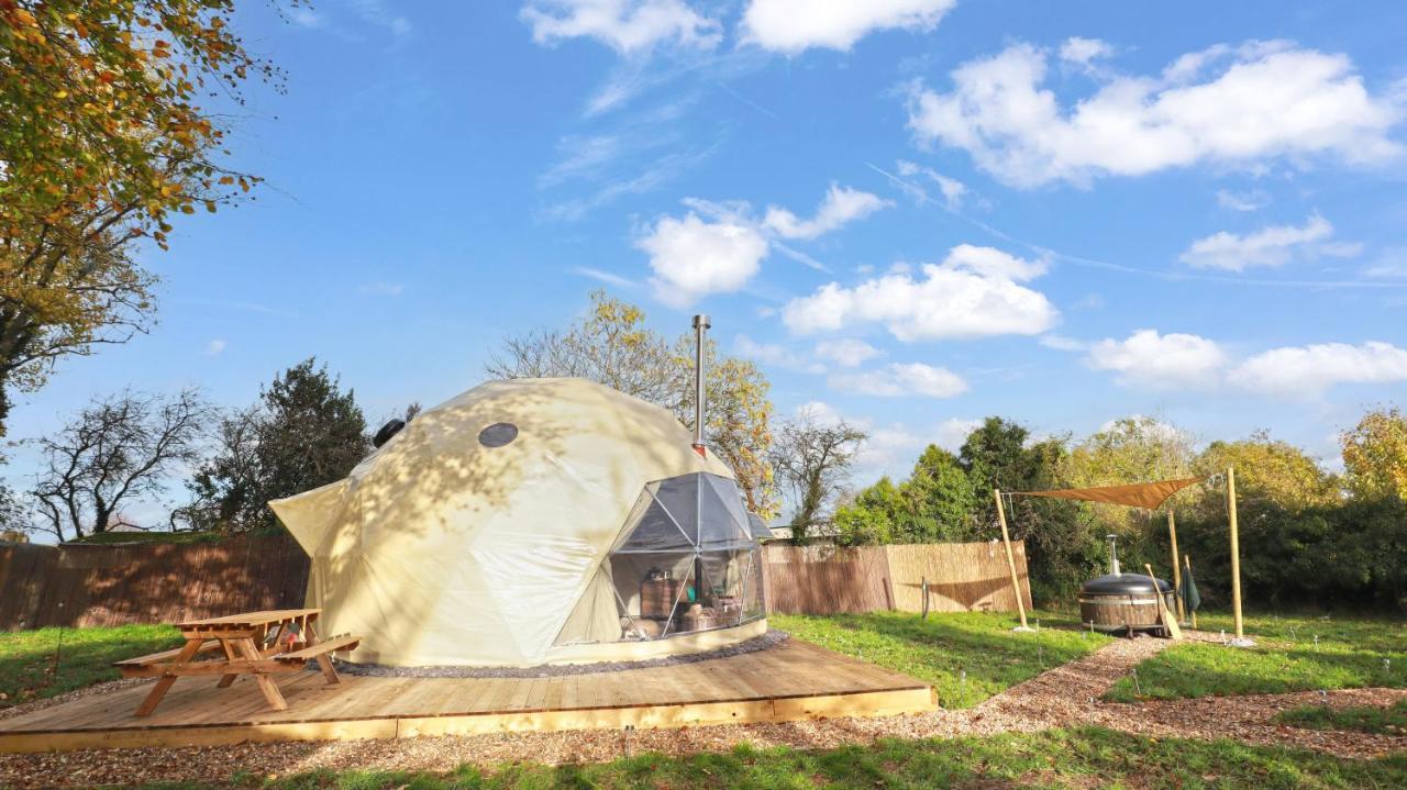 Готель Luxury Dome With Private Wood-Fired Hot Tub Оксфорд Екстер'єр фото